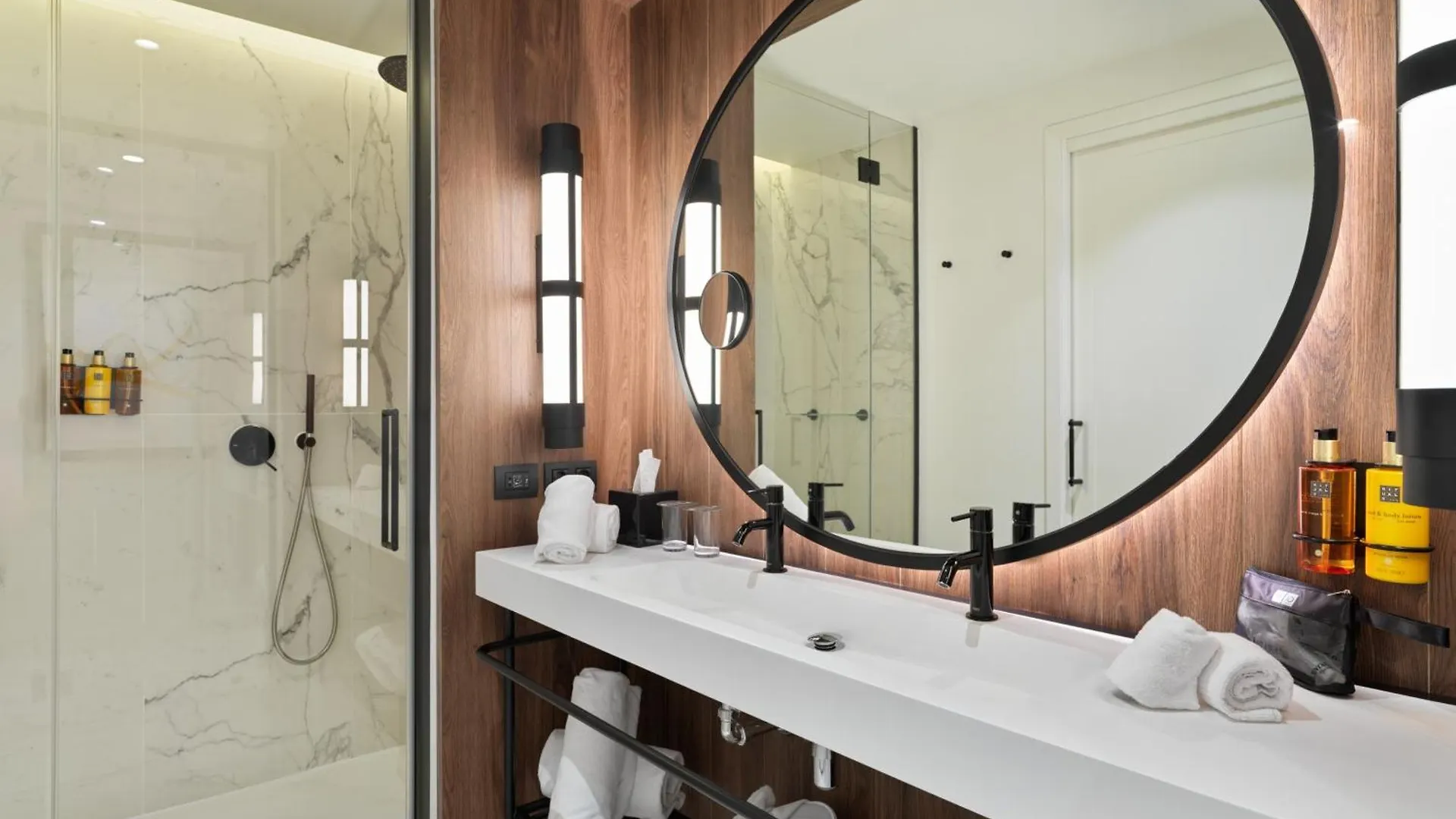 H10 Madison 4* Sup Hotel Barcelona 4*,